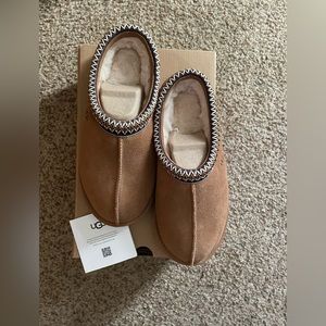 Ugg tasman womens 8 chestnut NEW IN BOX